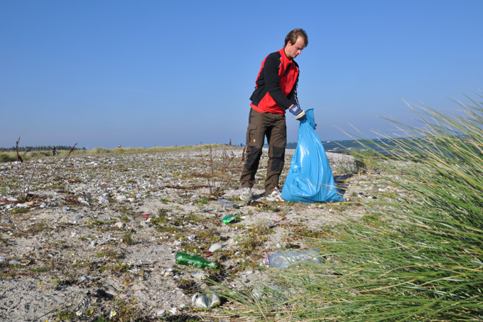 Coastal Clean-up (Strandreinigung) - Foto: Nikola Vagt