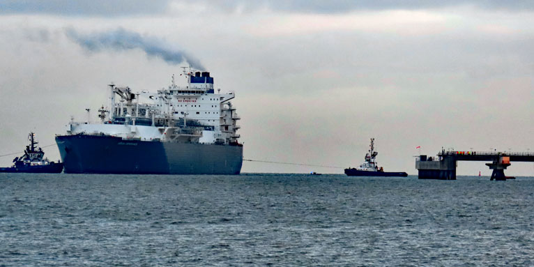 Die Hoegh Esperanza auf dem Weg nach Wilhelmshaven im Dezember 2022 - Foto: Karin Boldt